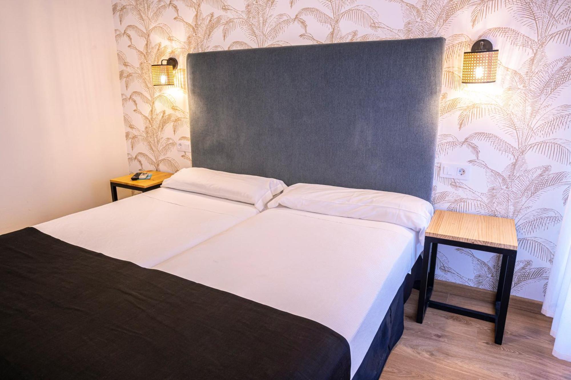 Complejo Roma Hotel Aldeanueva del Camino Luaran gambar